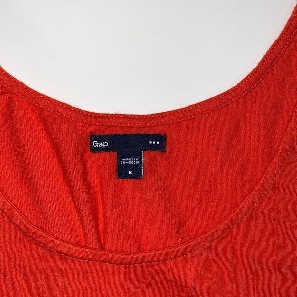 Gap sleeveless tank striped bottom - Picture 8 of 9